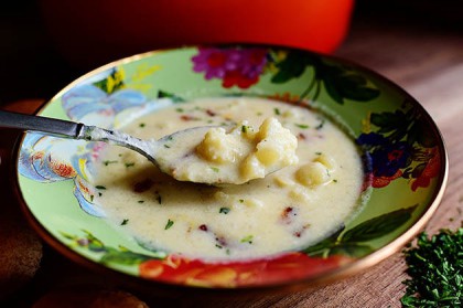 Cheesy Cauliflower Soup